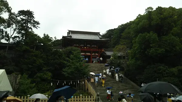 境内には