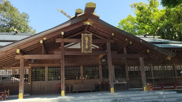 まずは本殿にお参り