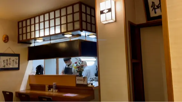 店内はすごく温かみのある感じ