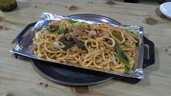 ホルモン焼うどん