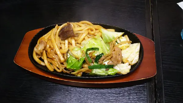 ホルモン焼うどん