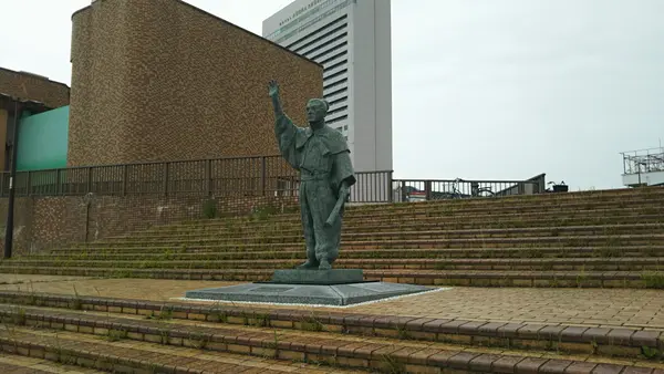 呂宋助左衛門像