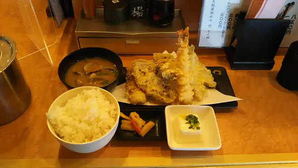 天ぷらの盛り合わせ
