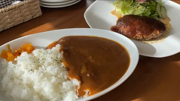 【ビーフカレー 902円／和風ハンバーグ 1,023円】