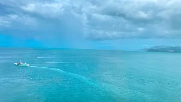 遠くの海原をゆっくり眺められます