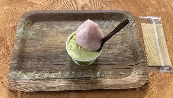 桃とピスタチオのジェラート
