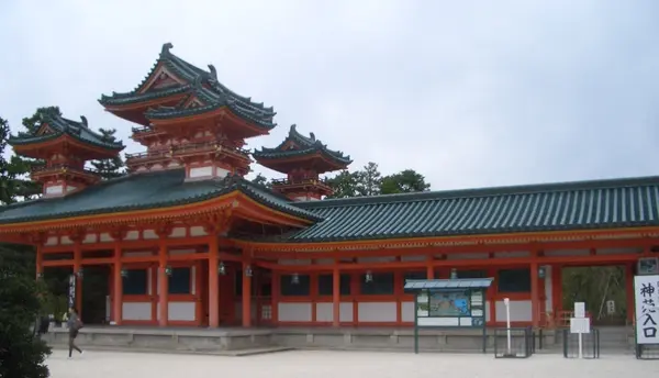 平安神宮内を散策