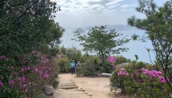 階段と瀬戸内海