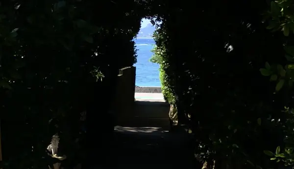 トンネルの向こうには海が🏖