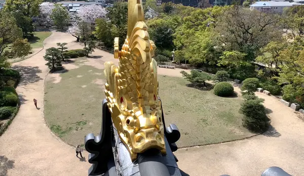 金のシャチホコ