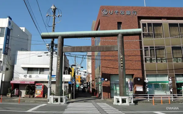 一の鳥居 伊勢原駅北口バス停前