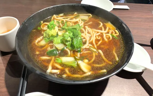 牛肉湯麵 (肉なし) 中 ： 120元