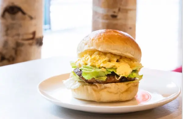 千歳バーガー絶賛発売中
