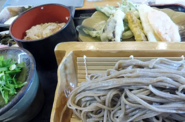 お食事処のお蕎麦が人気です。