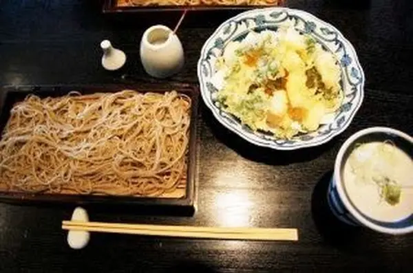 お蕎麦だけでなく単品メニューも豊富