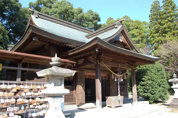 都萬神社
