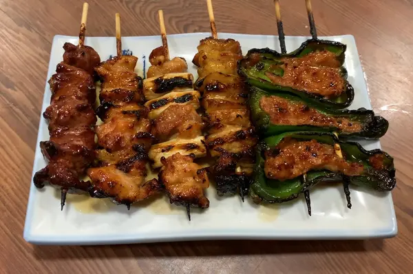 焼き鳥盛り合わせ タレ (¥660)