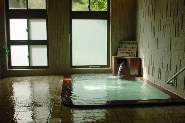 小さな湯船です