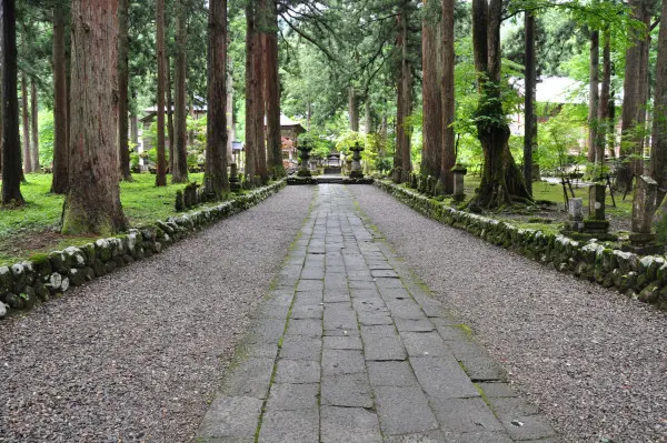 「雲洞庵の土ふんだか」