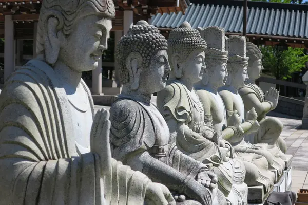 そこら中に石仏が