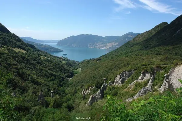 イゼオ湖