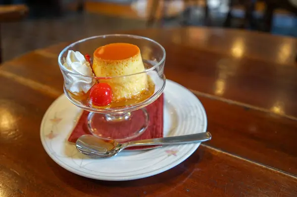 名物は昔ながらのプリン