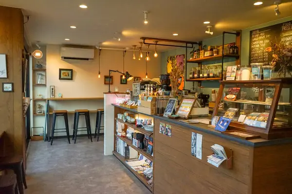 落ち着く店内