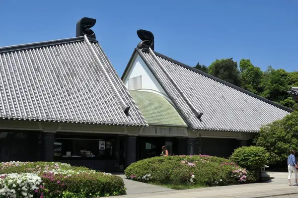 特徴がある屋根の建物