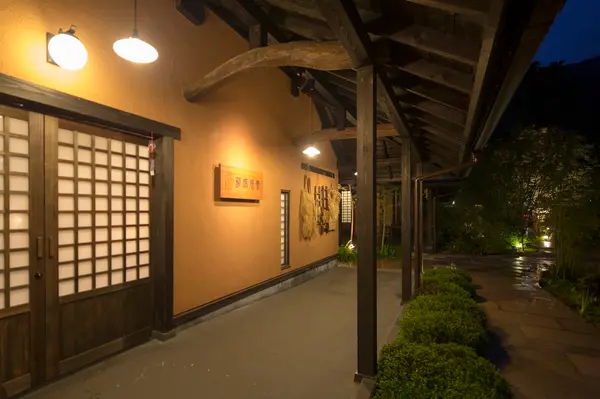 非日常な空間へ