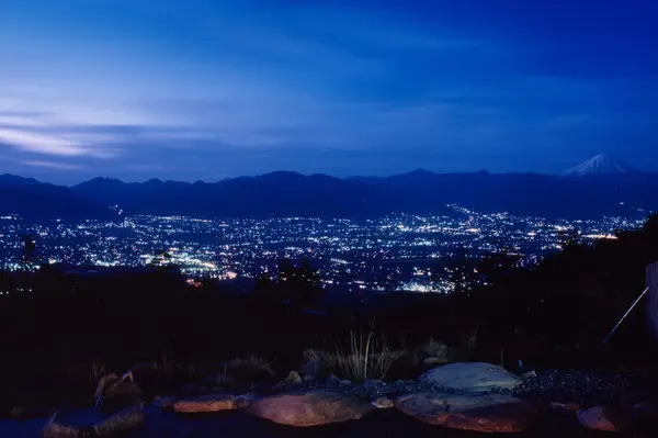 目の前に広がる夜景がイルミネーションのよう