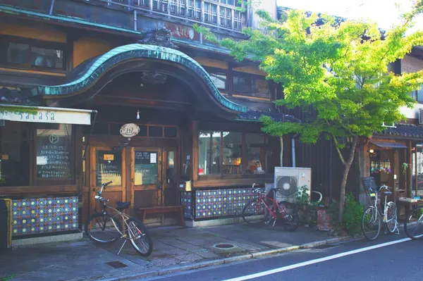 元銭湯の外見はそのまま