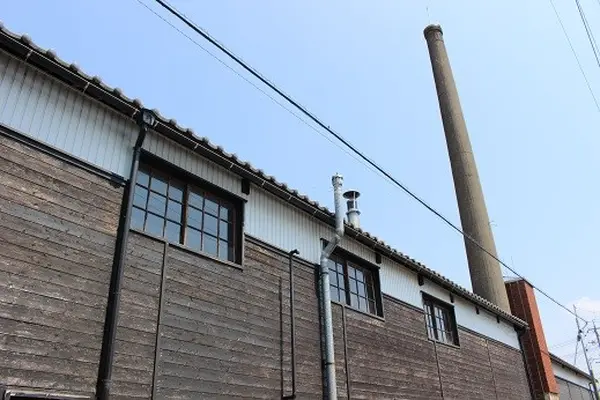 煙突のある風景