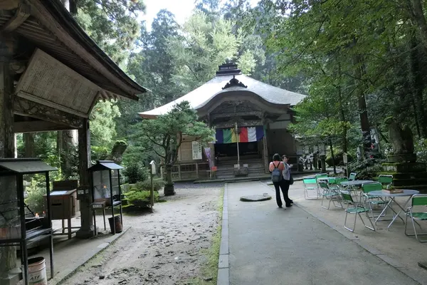 三佛寺本堂