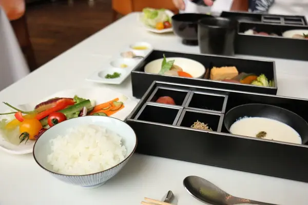 和食の朝食をがっつり!