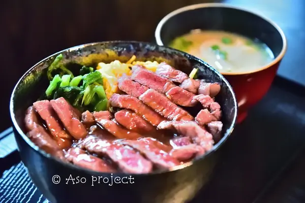 あか牛のステーキ丼