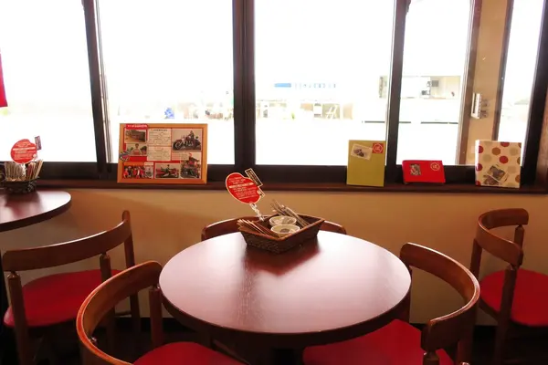 カフェも併設