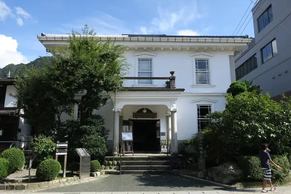 所々洋館が建っている