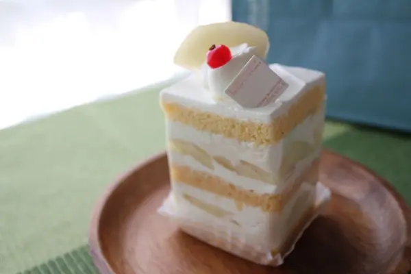 ショートケーキは季節によってフルーツが変わります