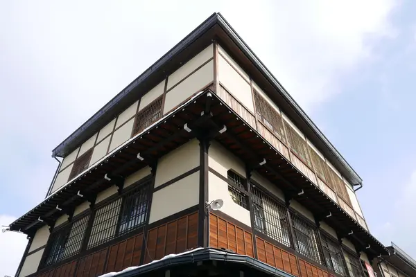 近くの建物