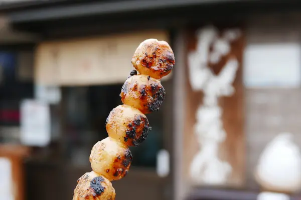 焼きたての団子が旨い
