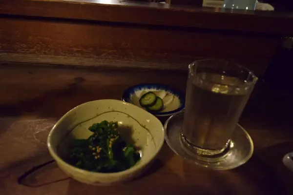 ドリンク1オーダーにつき、お通し1品