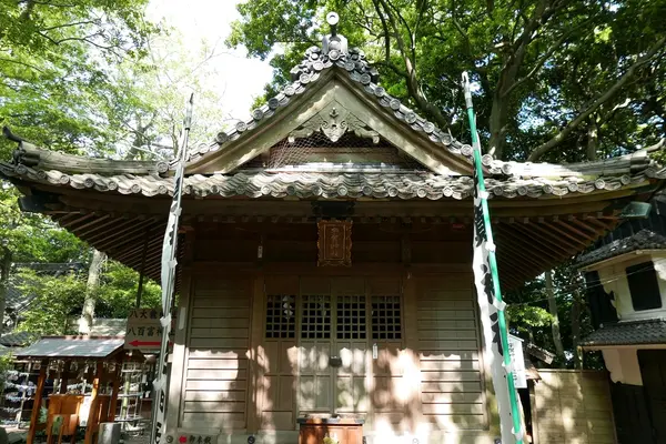 まず最初に宇賀神社