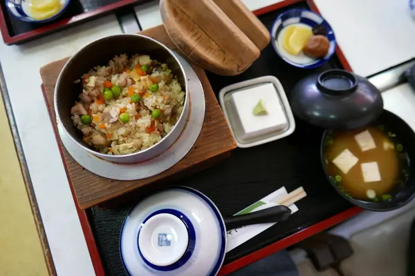 定食はこのセットで