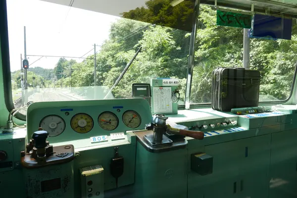 広い運転席