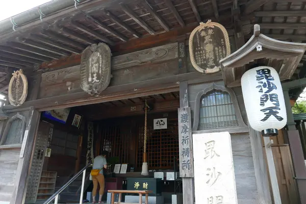 熊谷寺の表通りに面した堂