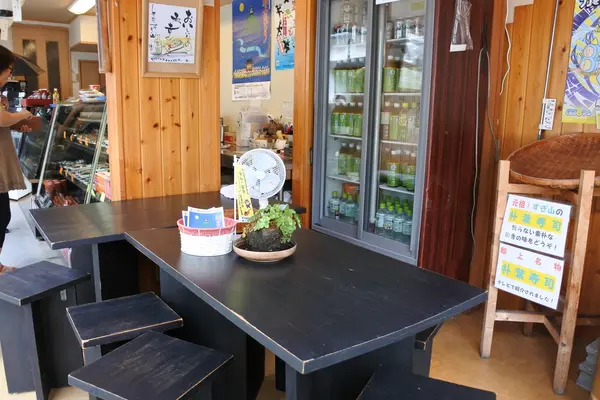 弁当屋のイートインコーナー