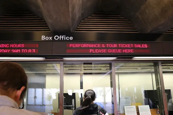 Box officeで日本語ツアーのチケットを購入