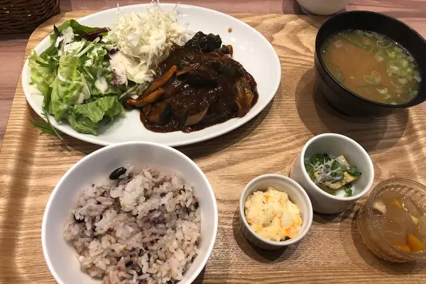 煮込みハンバーグ
