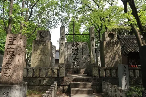 横綱力士の碑