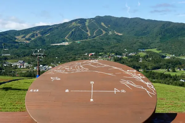 向かいの山は超難コース